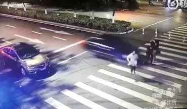صحنه ای وحشتناکی که راننده خاطی در خیابان رقم زد!+فیلم