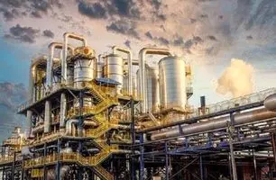 فیلم | بحران انرژی در خلیج فارس؛ حمله پهپادی به پالایشگاه راس تنوره آرامکو منجر به توقف کامل تولید شد

