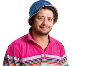 شباهت خارق العاده علی صادقی به خواهرزاده اش!| باورتون میشه این پسر خواهرزاده علی صادقی باشه؟!