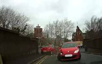 ثبت ویراژ دادن خودروهای مختلف در دوربین پلیس نامحسوس