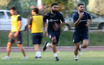 فرشید باقری اختصاصی تمرین کرد