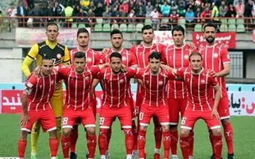 تجمع بازیکنان بومی در محل دفتر باشگاه سپیدرود رشت