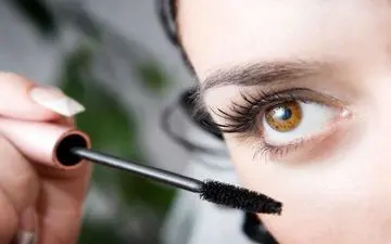 قابل توجه خانم‌ها؛ چند نکته درمورد ریمل زدن که احتمالا نمیدانید