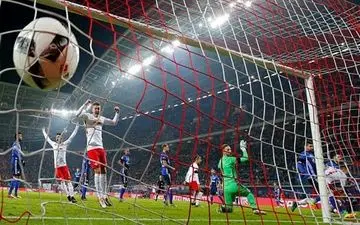  پیروزی کلن مقابل گلادباخ در ثانیه های پایانی