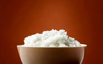 این افراد دور برنج را خط بکشند

