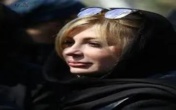 نیوشا ضیغمی و همسرش در مراسم یادبود ناصر ملک مطیعی