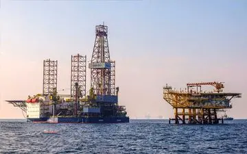 نفت ۱۵۰ دلاری در انتظار جهان در صورت بسته شدن تنگه هرمز