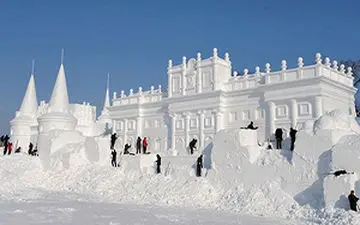 
یخ هایی که گردشگران زیادی را راهی چین می‌کند 