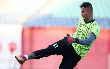 گلر پرسپولیس چند جلسه محروم می‌شود؟