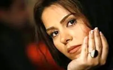 تیپ و ظاهر تینا پاکروان دور سفره هفت سین