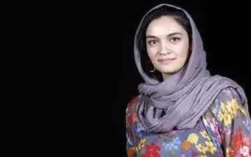 تیپ و ظاهر میترا حجار در کنار هنرمندان کاتیوشا