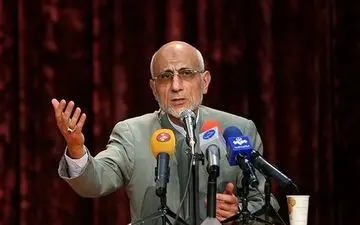 میرسلیم خطاب به روحانی: بعضی از دولتمردان شما در بانک‌ها شریک‌اند/ کارخانه‌های شما ورشکسته شدند + فیلم