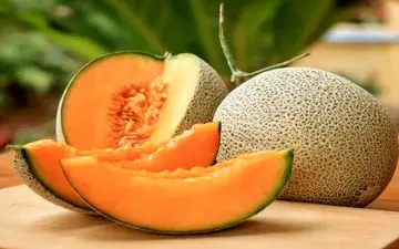 ملون بخورید، بیمار نشوید! پزشکان فواید باورنکردنی این میوه را فاش کردند