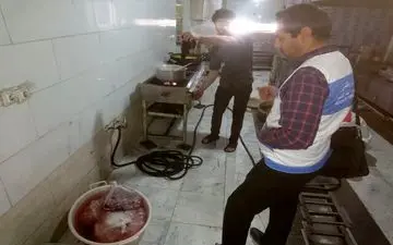 عرضه گوشت چرخ کرده فاسد در یک کبابی