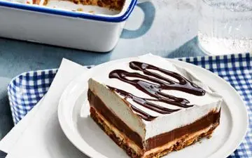 چرا قبل از پریود انقدر گرسنه می شویم؟| چرا در پریود هوس شیرینی و شکلات می کنیم؟