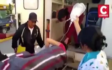 حمل ناشیانه دختر ۱۶ ساله باردار حین انتقال به بیمارستان + فیلم