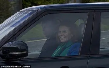 سفر این مرد با همسر سابقش جنجال بپا کرد + عکس