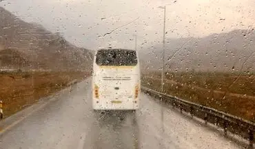 جاده‌های همدان در وضعیت هشدار؛ بارش باران و مه‌گرفتگی!
