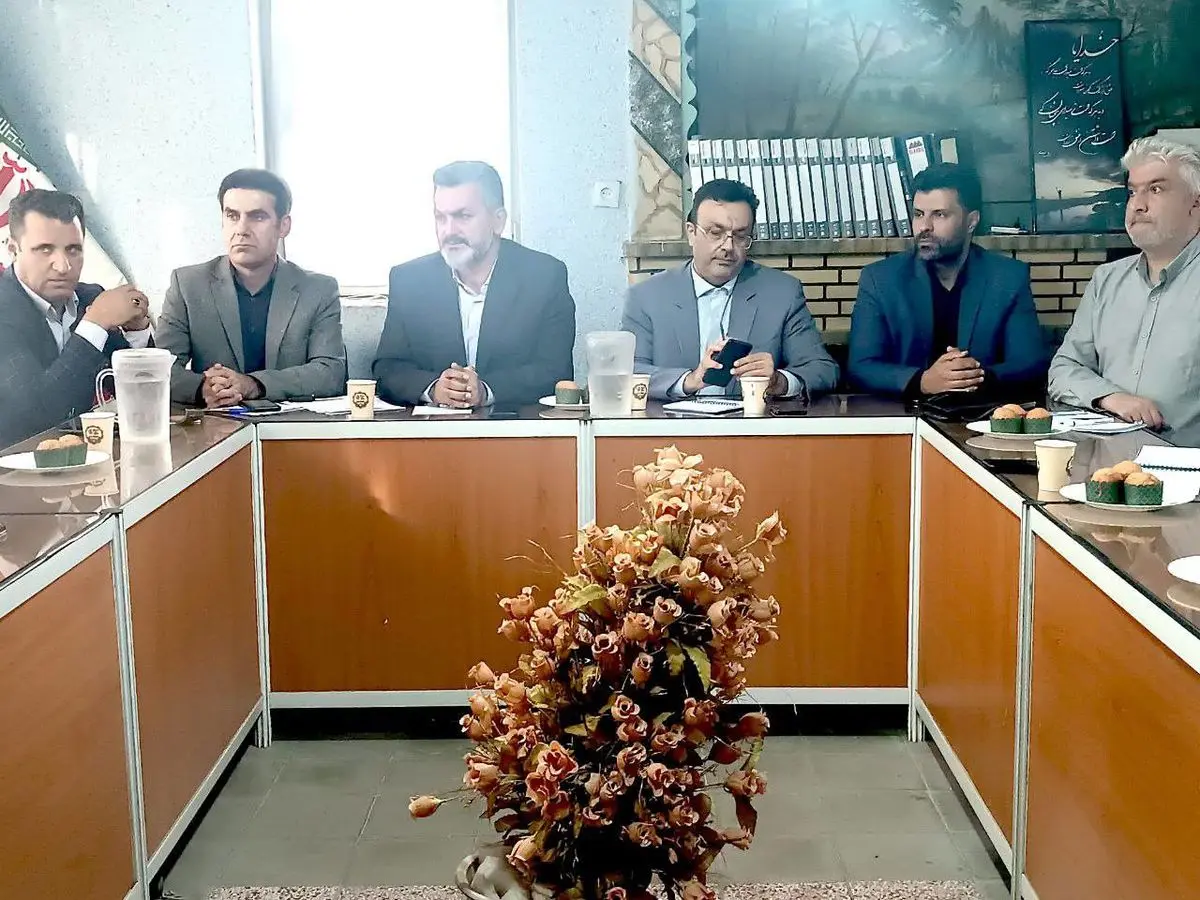 احزاب بازوی کارشناسی و نظارتی دولتها هستند/غیبت احزاب رسمی میدان را برای جریانهای معاند باز میکند
