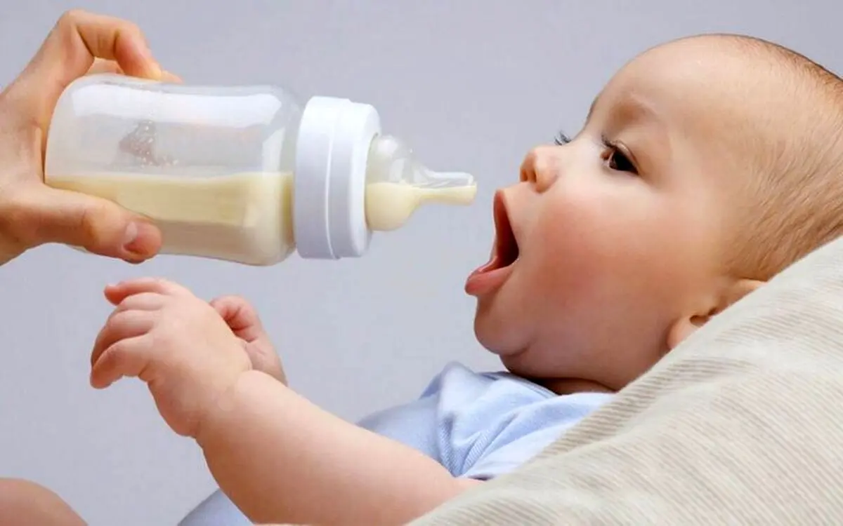 نوزادان تا چه سنی باید شیر بخورند؟