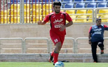 نیم فصل گذشت و ستاره پرسپولیس اندرهم یک کوچه است/ تمومش کن داداش فصل به پایان رسید!