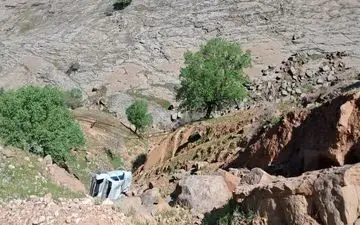 واژگونی خودروی در محور شهیون – نورآباد ۶ مصدوم بر جا گذاشت