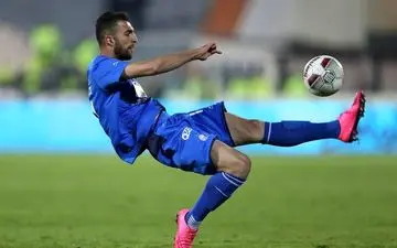 هافبک جدا شده استقلال سرخپوش می شود؟