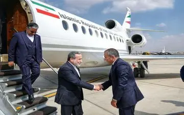 سفر وزیر خارجه به مصر؛ عراقچی وارد قاهره شد