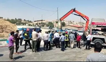 سه مصدوم بر اثر واژگونی خودرو نیسان وانت در شهرک صدرا کرمانشاه