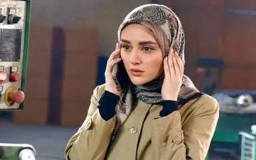 میترا رفیع بین 18 قلاده گرگ گیر افتاد! | خانم بازیگر این عکس را منتشر کرد
