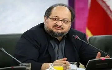 اسامی خریداران کالاهای عرضه شده با ارز ۴۲۰۰ تومانی را اعلام کنید