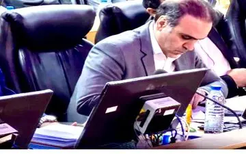 بازپس‌گیری بیش از 560 هکتار از اراضی دولتی در قشم/ حسین زارع شعار چهره برتر مبارزه با فساد مناطق آزاد ایران معرفی شد 