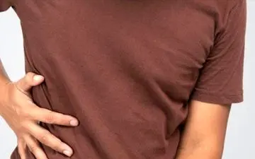 چه زمانی درد سمت راست شکم نگران‌کننده است؟

