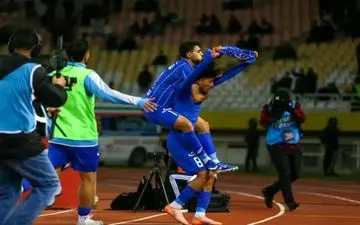 گل برتری استقلال با فرار جوان ۲۲ ساله از وسط زمین!/ استارت سریع و پاس طلایی