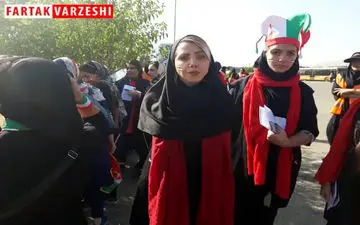 فیلم/ صحبت های دختر پرسپولیسی در بازی ایران و کامبوج 