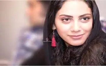  تیپ خواهران مشهور بازیگر درحال خارج گردی