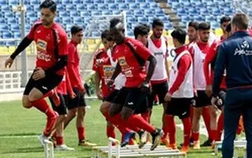 سرخپوشان پشت درهای بسته رفتند/حضور بدون مشکل کامیابی نیا و تماشای تمرین از روی پل عابر!