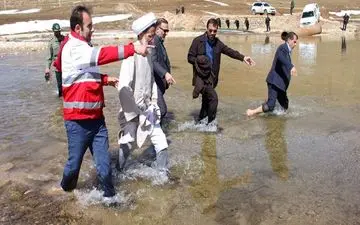 امام جمعه شهرکرد پیشگام در حل مشکلات مناطق محروم