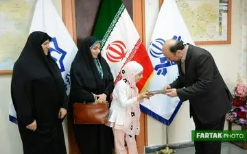 تجلیل مدیر کل صداوسیما کرمانشاه از اسرا جلیلیان‌معین هنرمند و گزارشگر نوجوان فرتاک‌نیوز