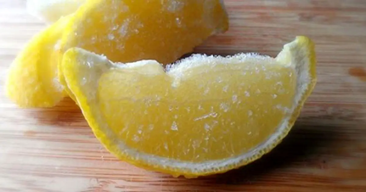 در مورد خواص درمانی فوق‌العاده لیموی منجمد چه می‌دانید؟|با لیموی منجمد به جنگ با سرطان بروید