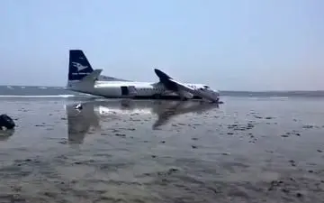 نجات معجزه‌آسای ۵۵ سرنشین هواپیمای فوکر در موگادیشو