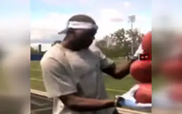 حرکات دیدنی حرفه‌ای‌های فوتبال آمریکایی