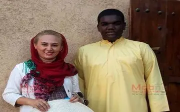 تیپ و ظاهر تبسم هاشمی به همراه مرد سیاه پوست در جزیره کیش (عکس)