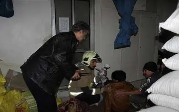 حادثه ی تلخ برای یک نوجوان/قطع ۴ انگشت پسر ۱۶ ساله توسط چرخ‌گوشت +عکس