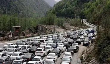 ترافیک سنگین در آزادراه تهران - شمال / احتمال اجرای محدودیت ترافیکی