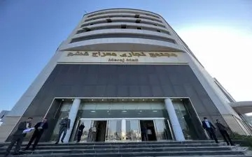 
واحدهای تجاری مجتمع معراج قشم تحویل مالکین شود 