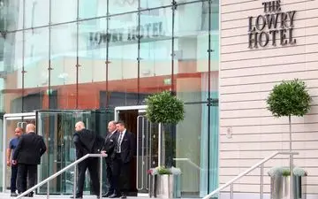 لغو جلسه پیش از بازی؛ نگرانی از جان کادر فنی یونایتد!