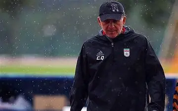 عصبانیت شدید سرمربی پرتغالی تیم ملی / کی‌روش، بوقچی‌ها را از هواپیما بیرون ریخت!