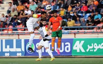 تساوی بدون گل در جدال فولاد و مس در نیمه نخست