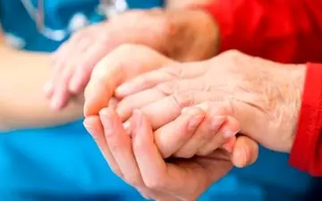 با این راهکارها روند پیری را کند کنید و ۱۰ سال جوان‌تر بمانید